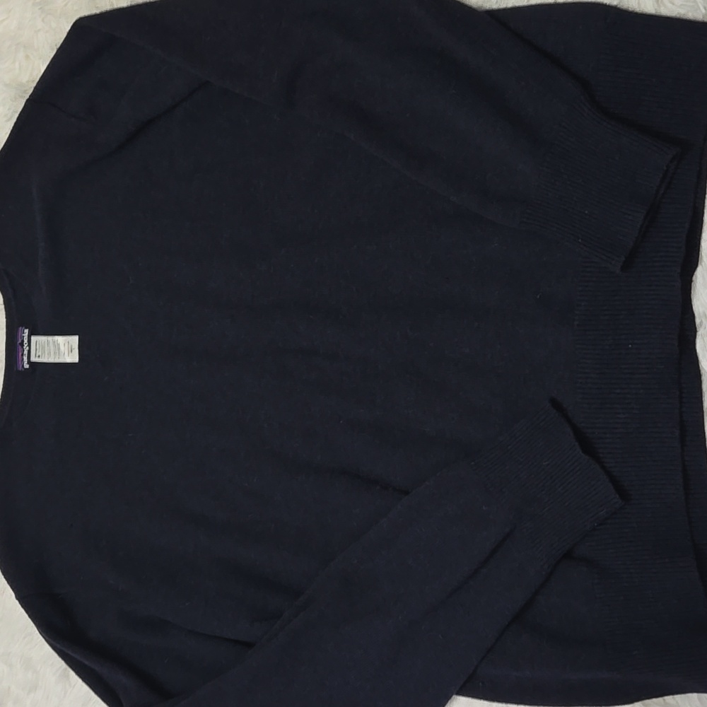 Men's Patagonia Navy Blue Sweater